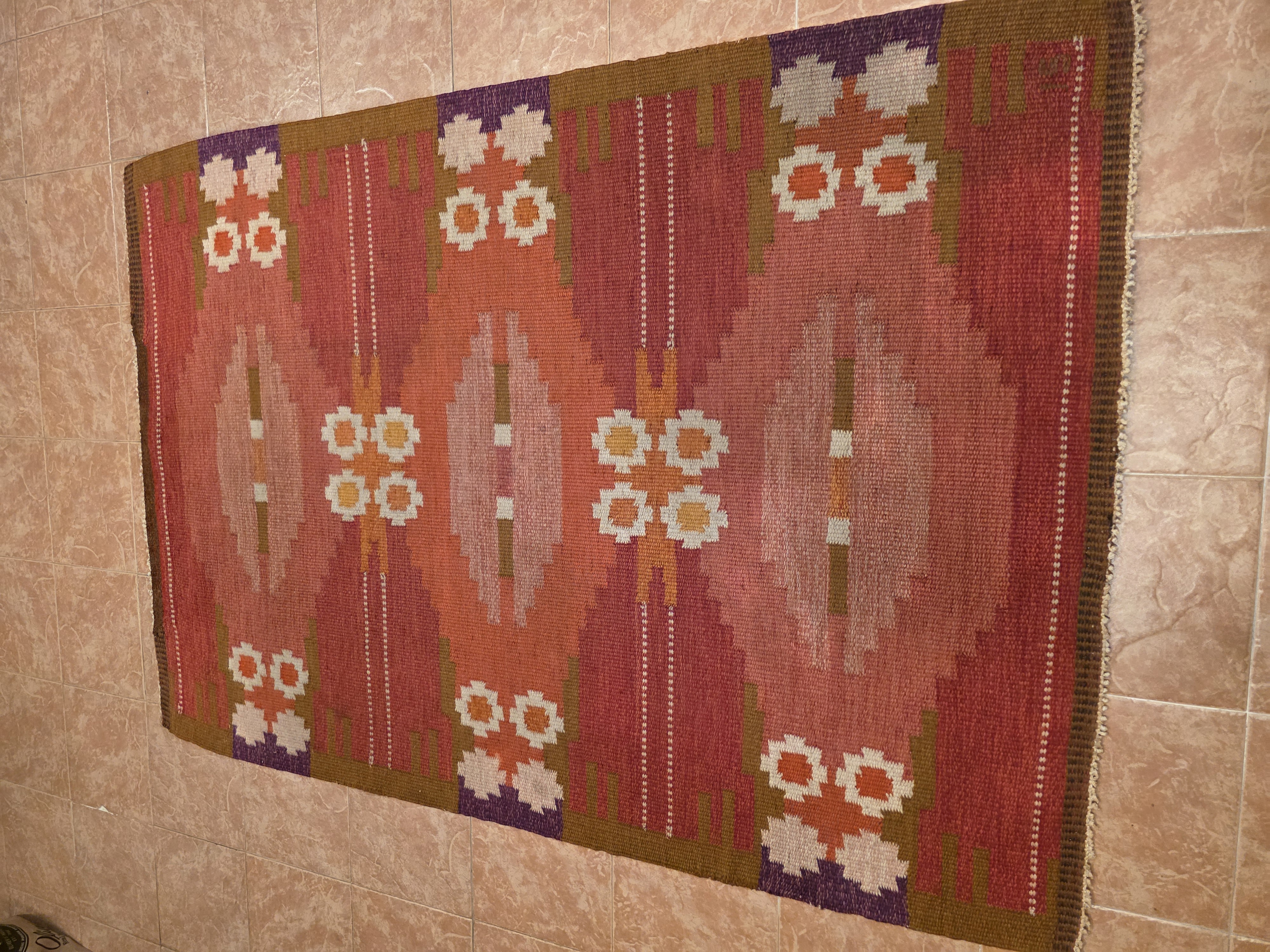 Kilim after completion of the damaged edge repair