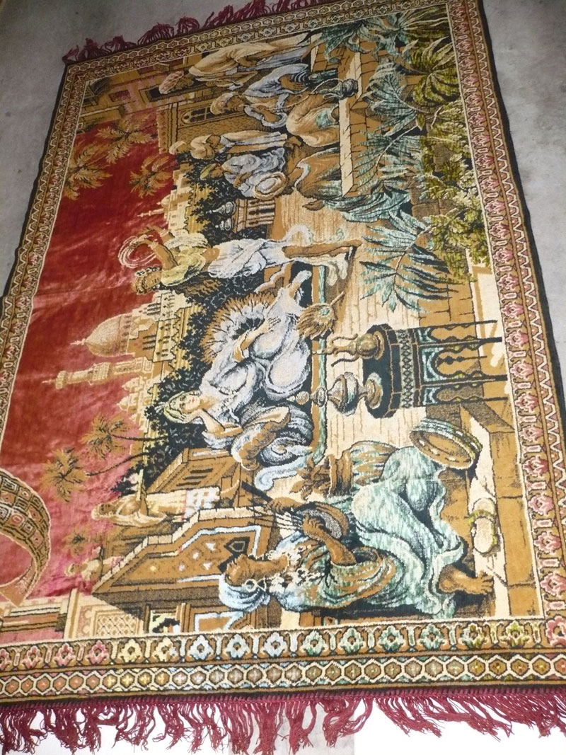 Traditional patterned rug available for sale, item 2